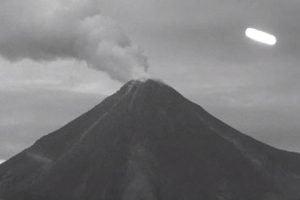 El OVNI captado por ‘Webcams México’ sobre el Volcán de Colima